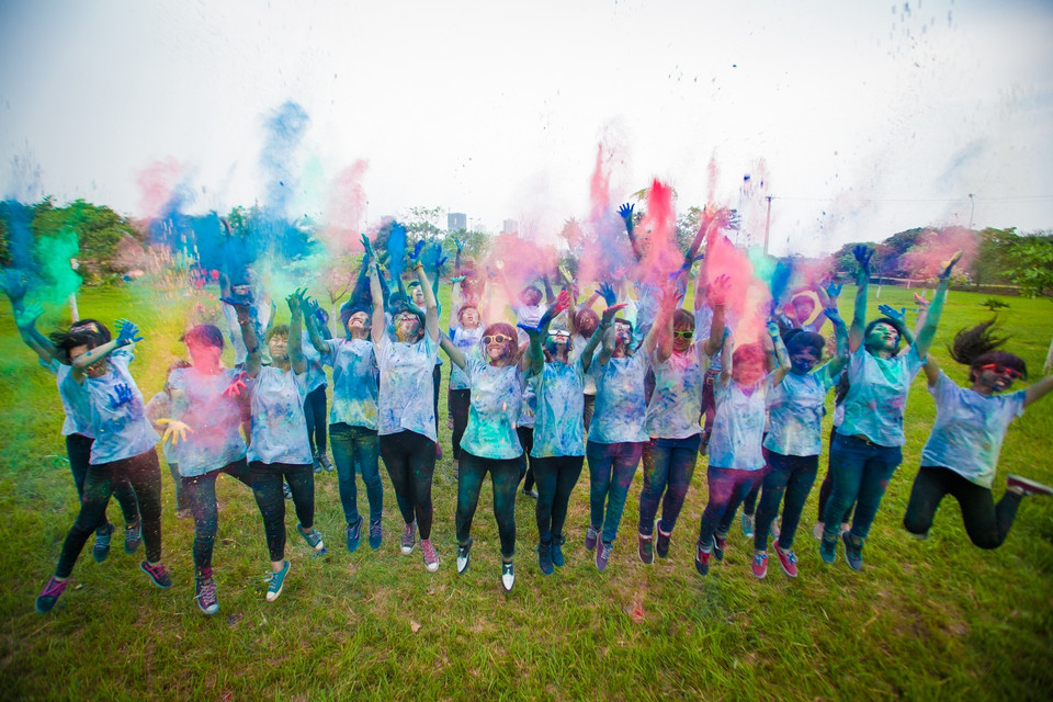 Nhưng các bạn hẳn đã được thưởng thức một bữa tiệc màu sắc đáng nhớ nhất trong cuộc đời học sinh của mình. (Ảnh: Minh Sơn/Vietnam+)