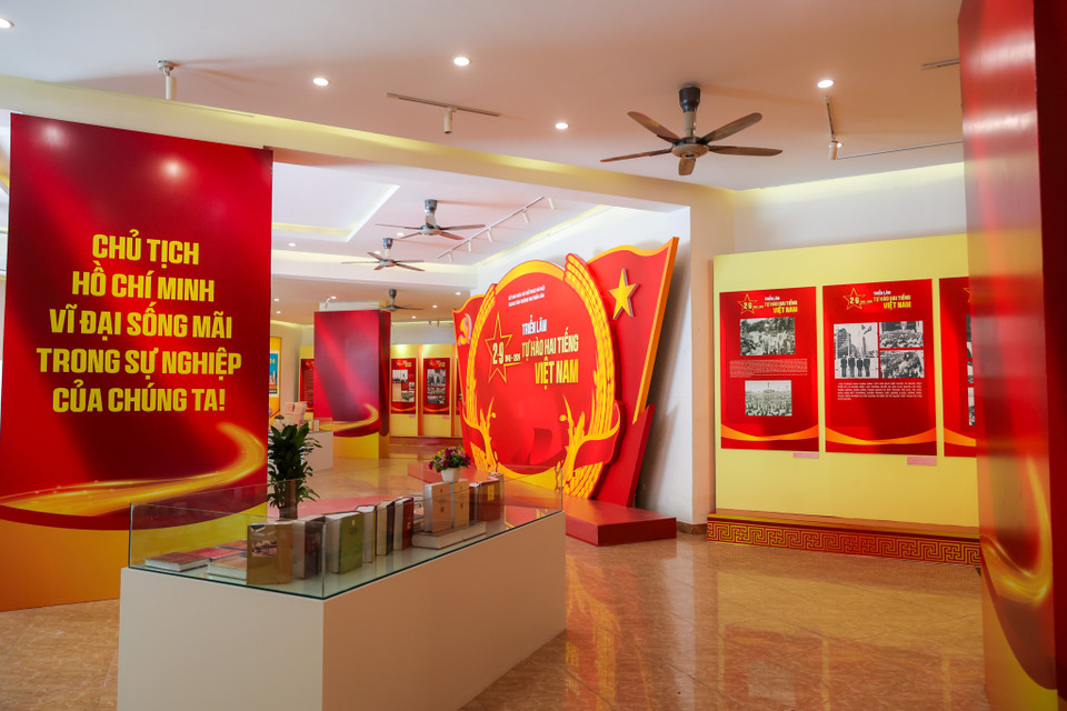 Thắng lợi vĩ đại và những thành tựu to lớn của nhân dân ta trong gần 80 năm qua được nhân dân thế giới, bạn bè quốc tế cảm phục, đánh giá cao, trở thành hành trang quý báu của dân tộc ta trong công cuộc đẩy mạnh công nghiệp hóa, hiện đại hóa và hội nhập quốc tế. (Ảnh: Minh Sơn/Vietnam+)