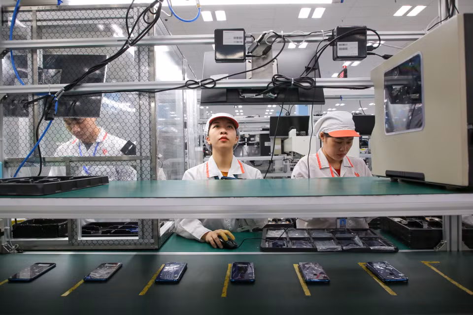 Bên cạnh smartphone, VinSmart cho biết tiếp tục đầu tư xây dựng nhà máy sản xuất sản phẩm điện tử thông minh, kết nối vạn vật (IoT) như SmartHome, SmartTV... (Ảnh: Minh Sơn/Vietnam+)
