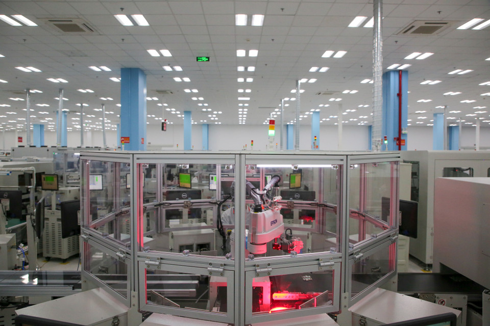 Công nghệ của VinSmart hiện phát triển trên nền tảng tiêu chuẩn cao, hợp tác với các hãng công nghệ lớn của thế giới như Qualcomm, Google, ArcSoft, DxO... nhằm cập nhật các công nghệ tiên tiến trong lĩnh vực thiết bị thông minh. (Ảnh: Minh Sơn/Vietnam+)