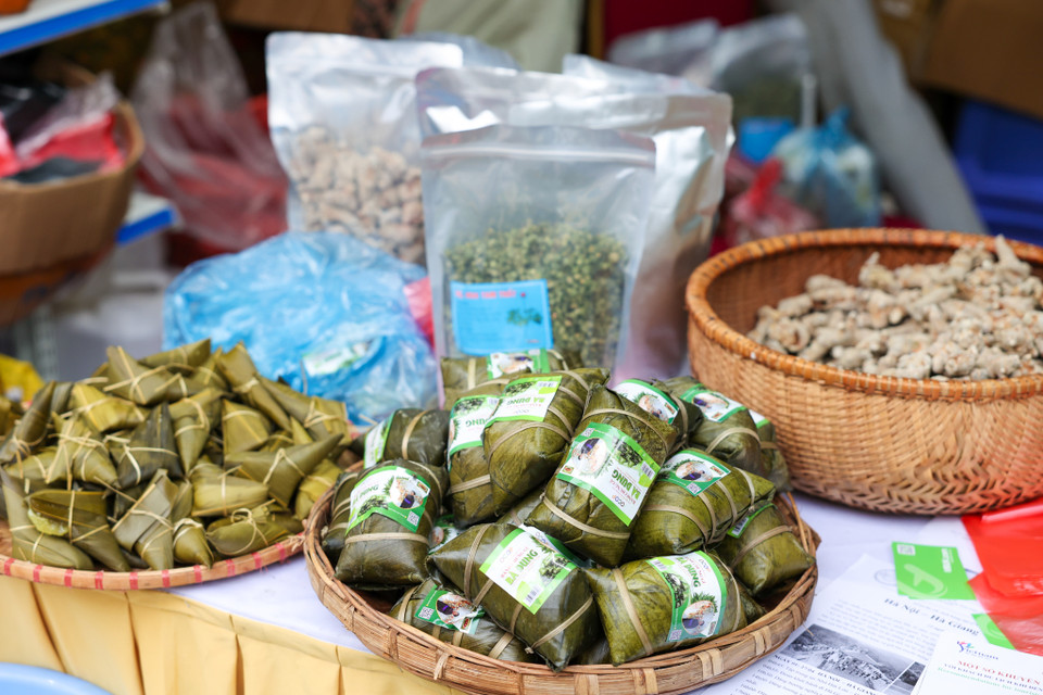 Giới thiệu, quảng bá hình ảnh đẹp, lịch sử, văn hóa, ẩm thực và con người Hà Nội; giới thiệu quảng bá với đông đảo người dân và du khách về Hà Nội là điểm đến 'an toàn-thân thiện-chất lượng-hấp dẫn' là mục tiêu của lễ hội. (Ảnh: Minh Sơn/Vietnam+)