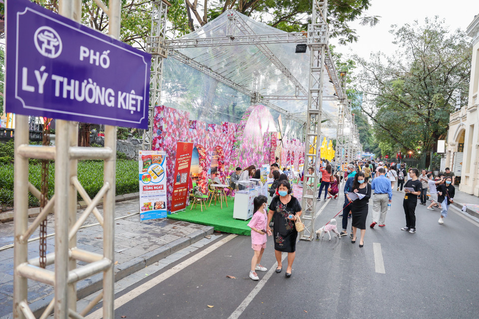 Lễ hội do Uỷ ban Nhân dân thành phố Hà Nội chỉ đạo, Trung tâm Xúc tiến, đầu tư, thương mại, du lịch phối hợp Sở Du lịch tổ chức. (Ảnh: Minh Sơn/Vietnam+)