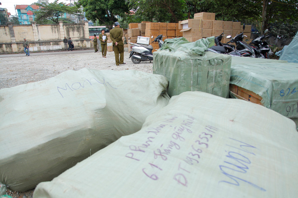 Toàn bộ số hàng lậu đều được chuyển về Hà Nội từ Lạng Sơn.