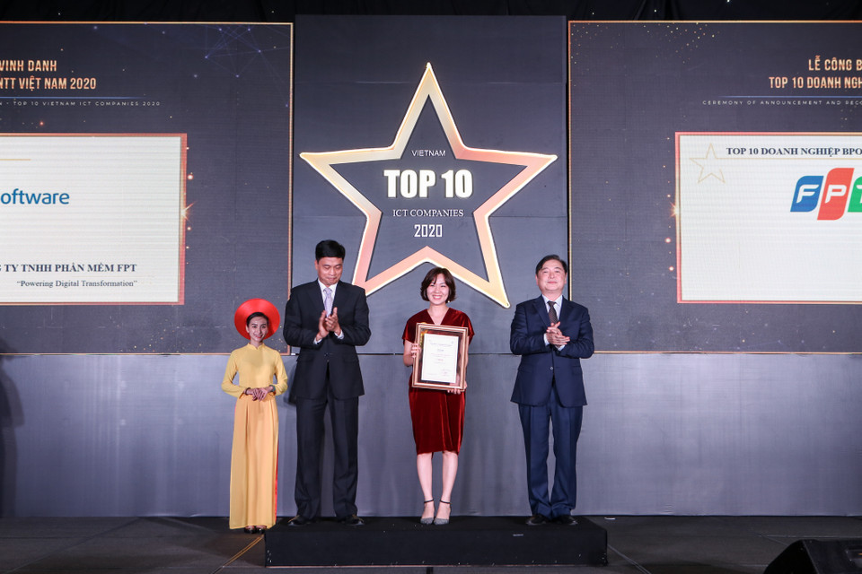 Tại lễ công bố, Chủ tịch VINASA ông Trương Gia Bình nhấn mạnh trong 3 trụ cột của Chương trình chuyển đổi số quốc gia: Chính phủ số, kinh tế số, xã hội số, phát triển doanh nghiệp số là chiến lược. Đây cũng là lực lượng xung kích để đẩy nhanh phát triển kinh tế số. (Ảnh: PV/Vietnam+)