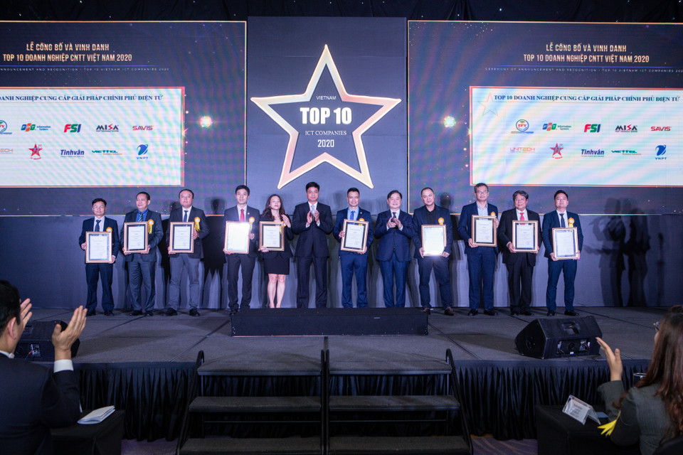 Sau hơn 1 tháng phát động, chương trình đã nhận được hơn 170 đề cử từ 100 doanh nghiệp. Trải qua quy trình đánh giá khắt khe gồm 3 vòng bao gồm: Sơ tuyển hồ sơ; thuyết trình và thẩm định thực tế; bình chọn chung tuyển. (Ảnh: PV/Vietnam+)