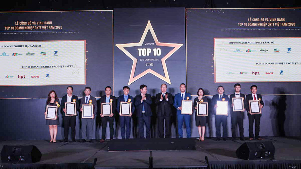 Các doanh nghiệp được lựa chọn của Chương trình sẽ được giới thiệu trong Ấn phẩm đặc biệt Top 10 doanh nghiệp công nghệ thông tin Việt Nam 2020 phát hành bằng 3 ngôn ngữ: Anh, Nhật, Việt trực tiếp giới thiệu tới hơn 2.000 cơ quan, đơn vị trong nước, hơn 10.000 đối tác từ gần 100 nền kinh tế trên thế giới trong mạng lưới hợp tác quốc tế của Vinasa. (Ảnh: PV/Vietnam+)