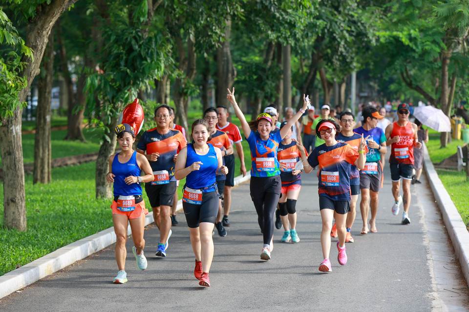 Hơn 200 phóng viên, nhà báo đến từ hơn 40 cơ quan báo chí trên cả nước đã tham gia giải chạy. (Ảnh: Minh Sơn/Vietnam+)