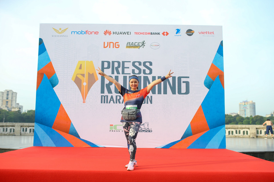 Giải chạy được tổ chức bởi Câu lạc bộ Nhà báo Công nghệ thông tin (ICT Press Club) nhân kỷ niệm 97 năm ngày Báo chí cách mạng Việt Nam. (Ảnh: Minh Sơn/Vietnam+)