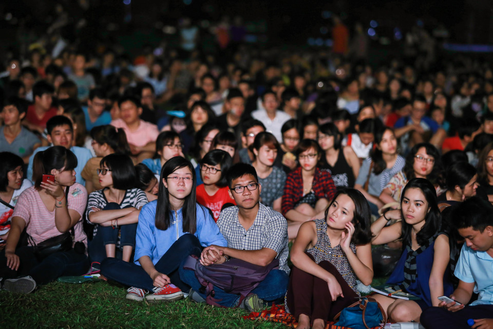 Hàng ngàn bạn trẻ đã tham gia sự kiện đầy ý nghĩa này. (Ảnh: Minh Sơn/Vietnam+)