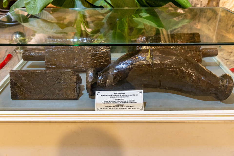 Guốc chèn pháo được các chiến sỹ Điện Biên sử dụng để neo các khẩu pháo nặng đến hàng tấn. (Ảnh: Minh Sơn/Vietnam+)