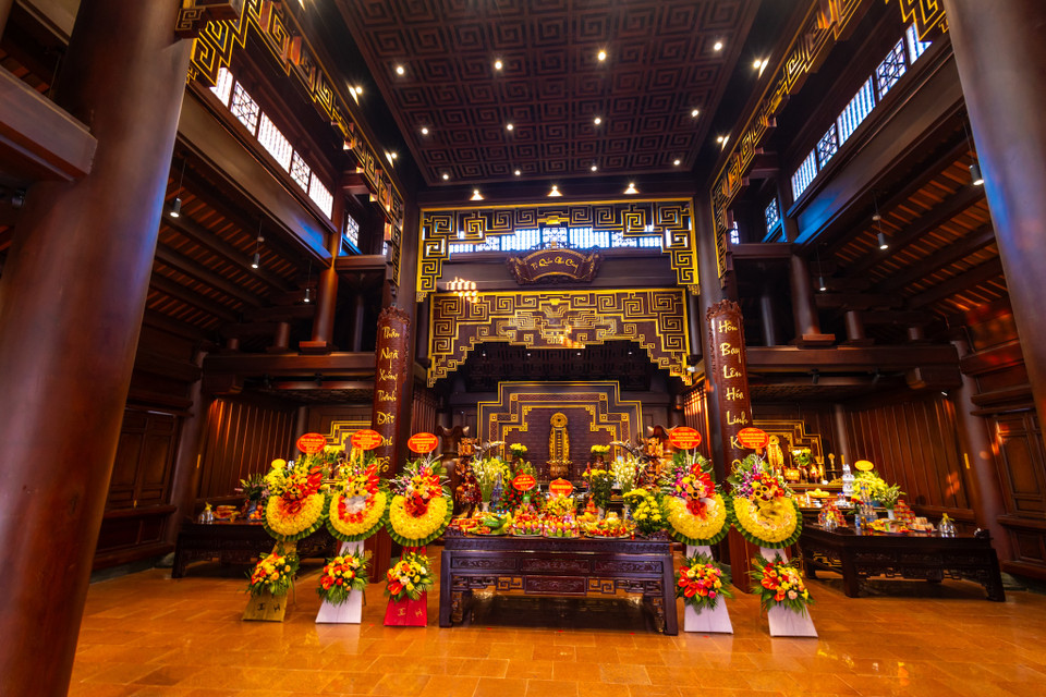 Công trình Đền thờ liệt sỹ tại Chiến trường Điện Biên Phủ đã trở thành điểm đến không thể thiếu của mỗi du khách trong hành trình tri ân, tham quan, trải nghiệm tại mảnh đất Điện Biên Phủ anh hùng. (Ảnh: Minh Sơn/Vietnam+)