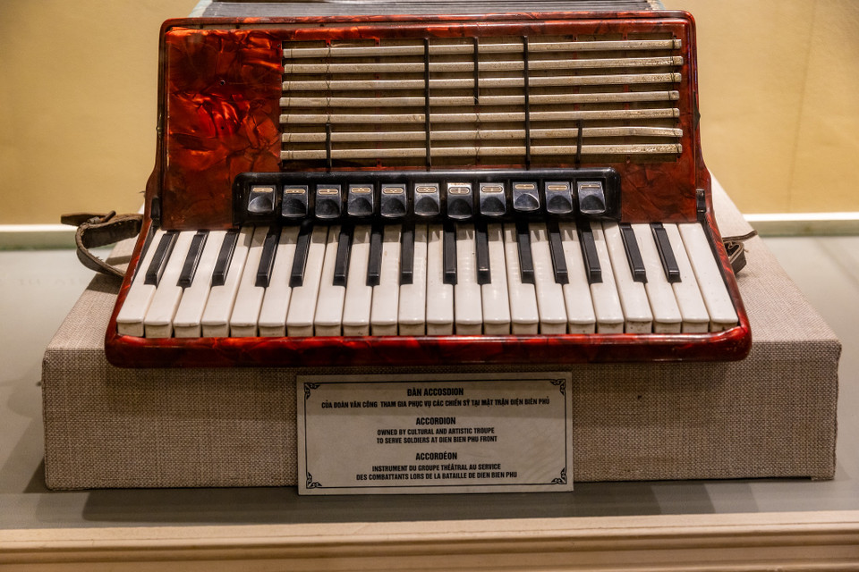 Các nhạc cụ được sử dụng trên chiến trường Điện Biên Phủ. (Ảnh: Minh Sơn/Vietnam+)