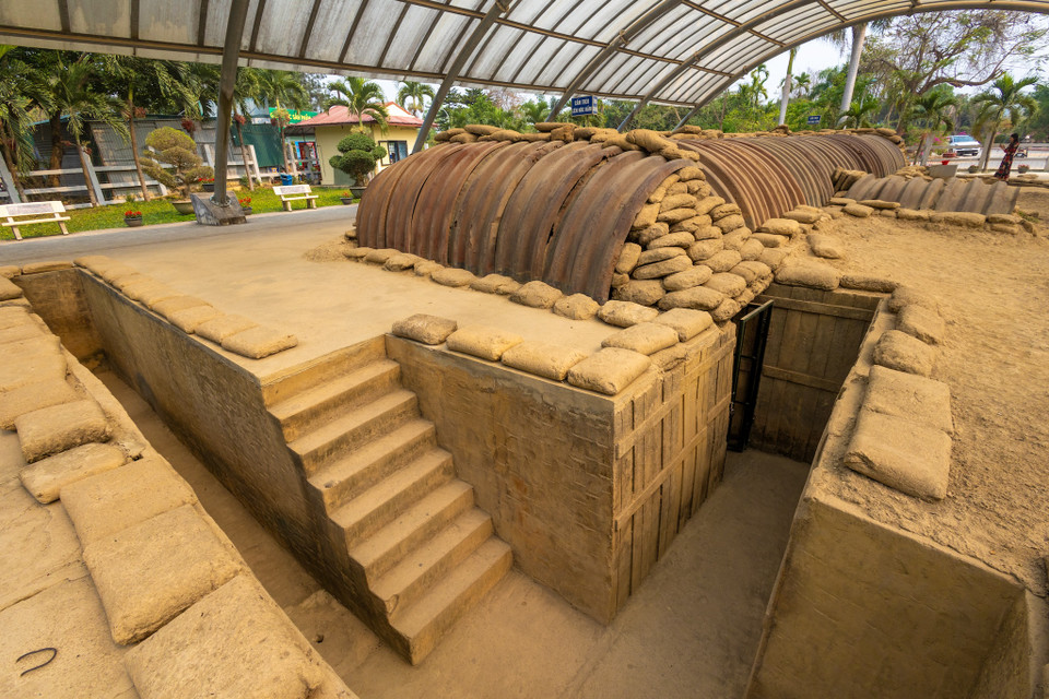 Hầm được thiết kế xây dựng bằng những vật liệu vững chắc nhất lúc bấy giờ, có khả năng chống chọi với nhiều loại hỏa lực. (Ảnh: Minh Sơn/Vietnam+)