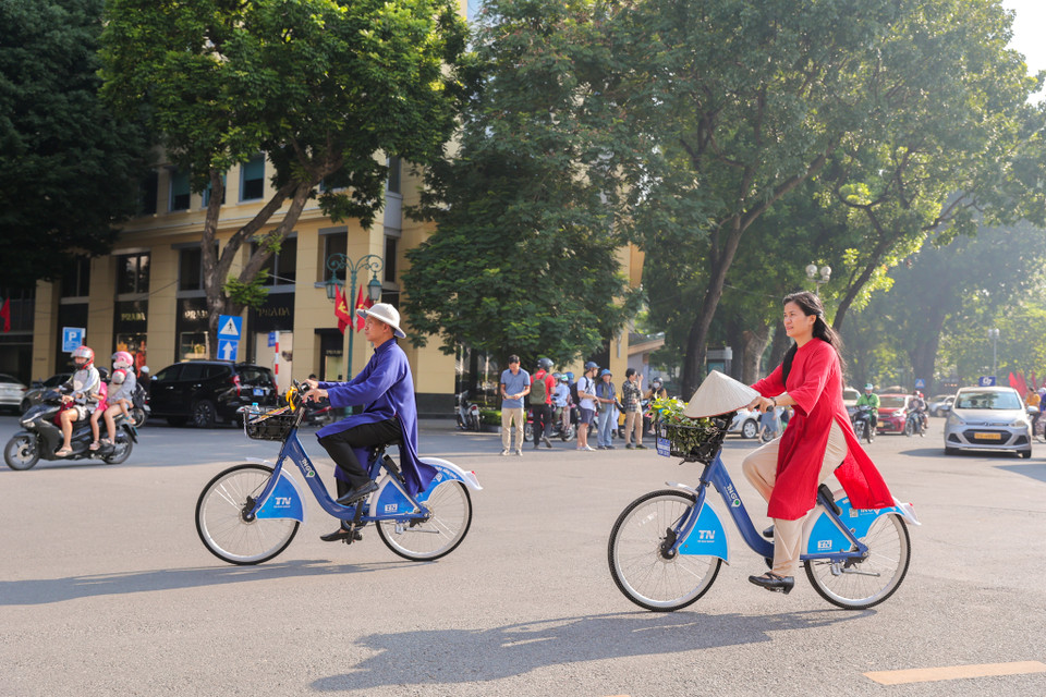 Chương trình cũng tạo cơ hội quảng bá, giới thiệu các điểm đến du lịch đầy thú vị và hứa hẹn của Hà Nội. (Ảnh: Minh Sơn/Vietnam+)