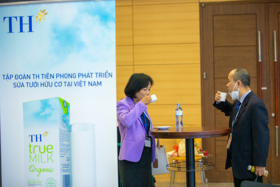 Là một 'Thương hiệu quốc gia', TH True MILK và các sản phẩm chất lượng của mình đóng góp một thông điệp mạnh mẽ về hình ảnh doanh nghiệp Việt gắn với các giá trị Chất lượng - Đổi mới, sáng tạo - Năng lực tiên phong. (Ảnh: PV/Vietnam+)
