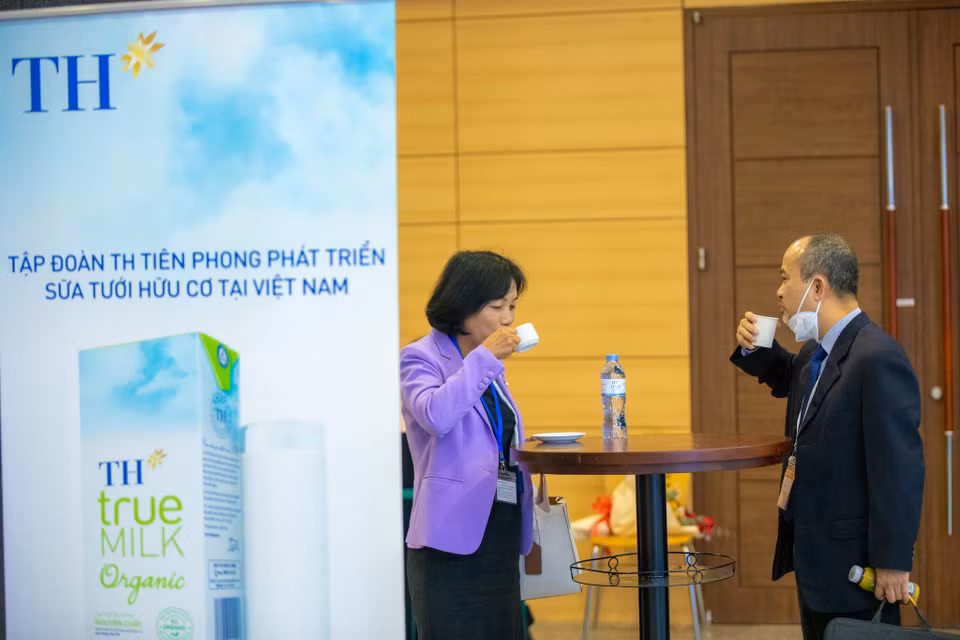 Là một 'Thương hiệu quốc gia', TH True MILK và các sản phẩm chất lượng của mình đóng góp một thông điệp mạnh mẽ về hình ảnh doanh nghiệp Việt gắn với các giá trị Chất lượng - Đổi mới, sáng tạo - Năng lực tiên phong. (Ảnh: PV/Vietnam+)