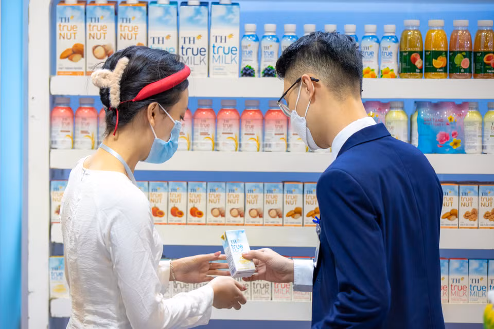 Sản phẩm được sản xuất và cung ứng theo quy mô đồng bộ khép kín. Trong đó, ứng dụng công nghệ hiện đại, thân thiện với môi trường, tính thiên nhiên là những yếu tố tập đoàn này chú trọng. (Ảnh: PV/Vietnam+)