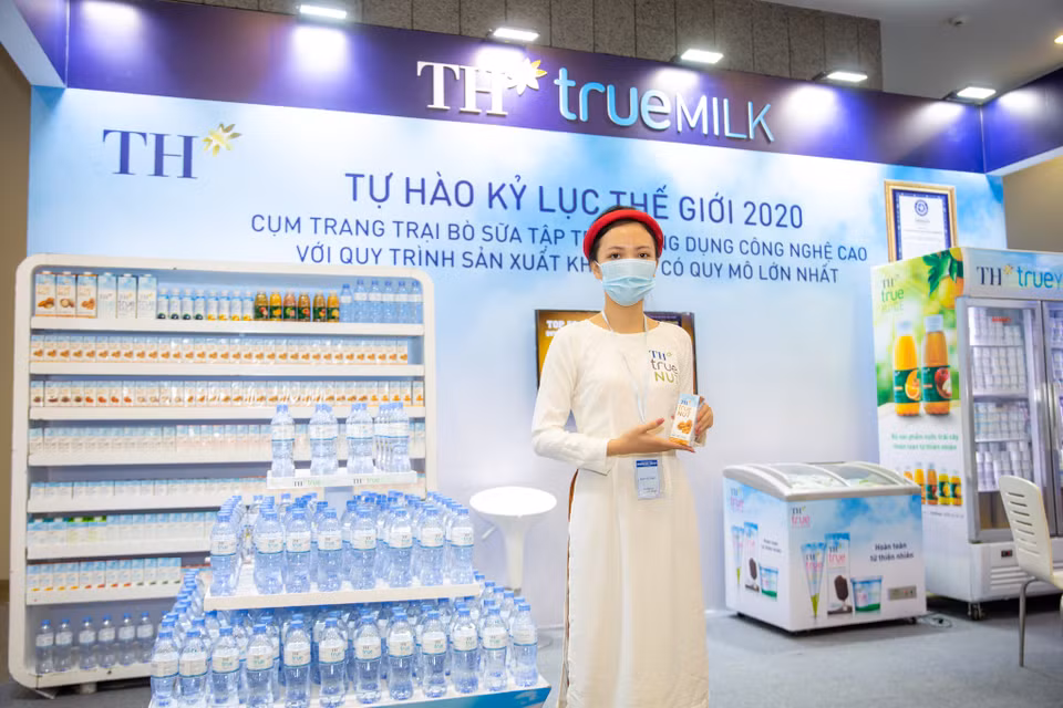 Tại đây, hơn 50 ngàn sản phẩm của TH True MILK được phục vụ miễn phí các đại biểu trong khuôn khổ sự kiện từ ngày 10 - 18/12. (Ảnh: PV/Vietnam+)