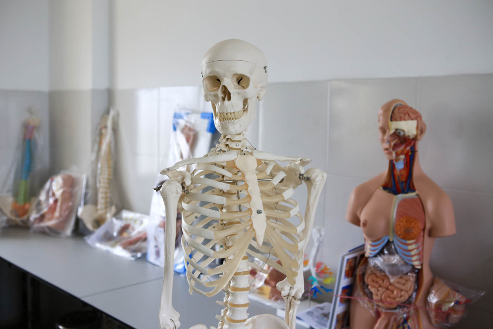 Việc mua sắm các trang thiết bị đều được đảm bảo yêu cầu giảng dạy và học tập cho sinh viên trong 5 – 6 năm. (Ảnh: Minh Sơn/Vietnam+)