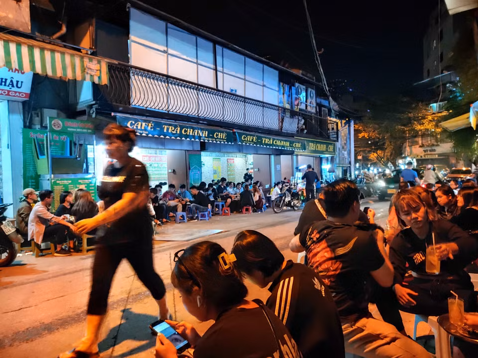 Chế độ chụp ban đêm của Aris Pro. (Ảnh: Minh Sơn/Vietnam+)
