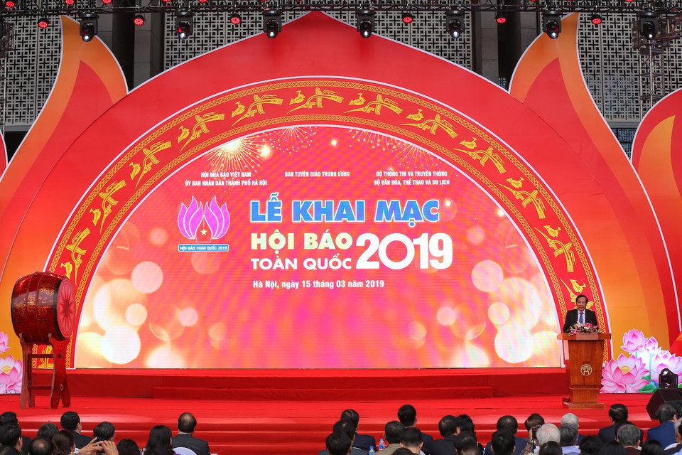 Nhà báo Thuận Hữu - Ủy viên Trung ương Đảng, Tổng Biên tập Báo Nhân dân, Phó Trưởng Ban Tuyên giáo Trung ương, Chủ tịch Hội Nhà báo Việt Nam khẳng định, đây là ngày hội lớn của giới báo chí và công chúng báo chí trong cả nước nhằm tôn vinh những thành tựu, quảng bá những sản phẩm sáng tạo của đội ngũ người làm báo Việt Nam; đồng thời biểu dương những đóng góp của các tổ chức, cá nhân vào sự nghiệp báo chí của cả nước. (Ảnh: Minh Sơn/Vietnam+)