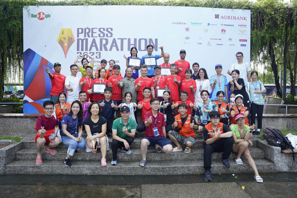 Sáng 25/6, giải chạy Press Marathon 2023 đã chính thức diễn ra tại Công viên Yên Sở (Hà Nội). (Ảnh: PV/Vietnam+)