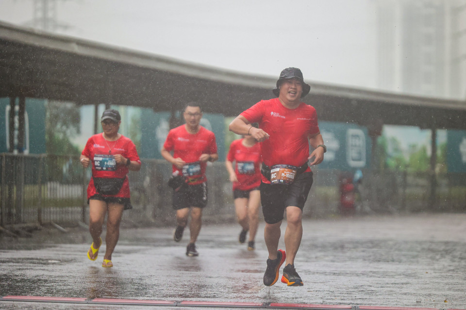 Giải chạy được tổ chức nhân dịp kỷ niệm 98 năm (1925 - 2023) hướng tới kỷ niệm tròn 100 năm ngày Báo chí Cách mạng Việt Nam. (Ảnh: Minh Sơn/Vietnam+)