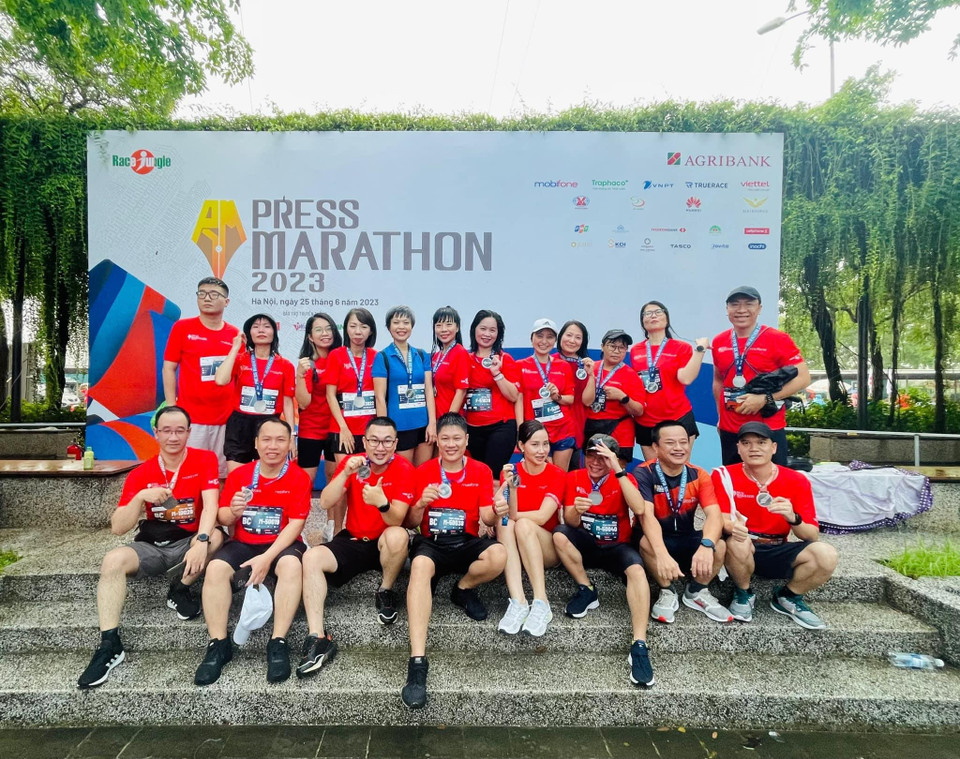 Cuộc thi cũng nhằm động viên giới làm truyền thông trong cả nước rèn luyện sức khoẻ để phục vụ sự nghiệp báo chí, sáng tạo các tác phẩm theo phương châm nhanh-đúng-trúng-hay, phục vụ độc giả. (Ảnh: PV/Vietnam+)