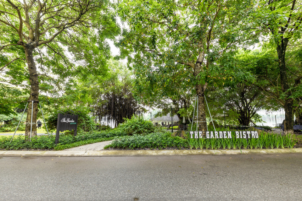 The Garden Bistro Ecopark nằm trên khu vực hồ Biệt thự đảo của Ecopark. (Ảnh: Minh Sơn/Vietnam+)
