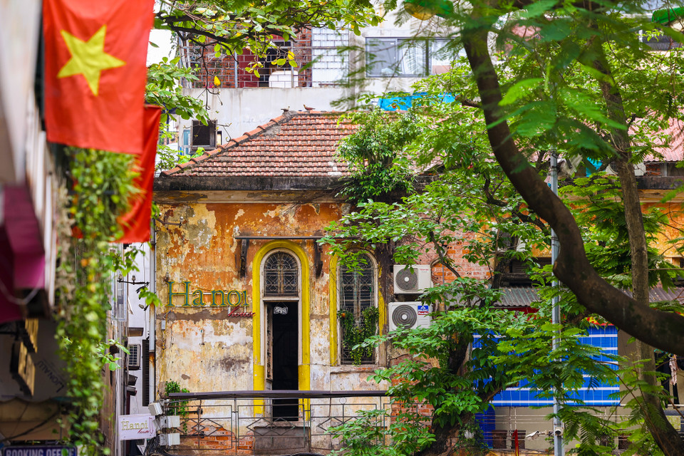 Dự báo thời tiết trong ngày đầu tiên nghỉ lễ 30/4, sáng sớm và đêm Hà Nội trời lạnh. Buổi trưa, chiều, trời hửng nắng. (Ảnh: Minh Sơn/Vietnam+)