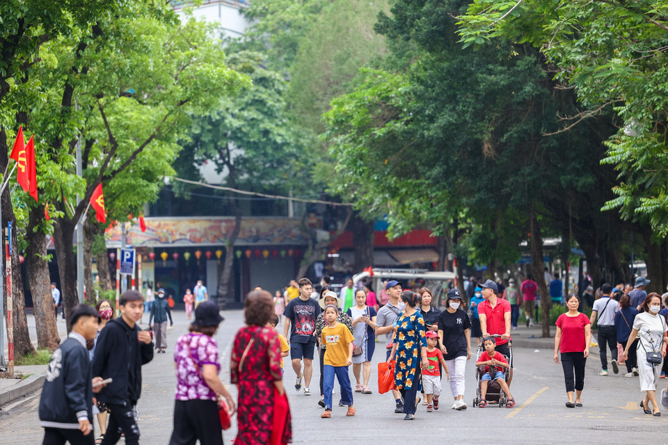 Nhiệt độ cao nhất ngày hôm nay phổ biến trong khoảng 26-28 độ rất phù hợp để các gia đình đi chơi. (Ảnh: Minh Sơn/Vietnam+)