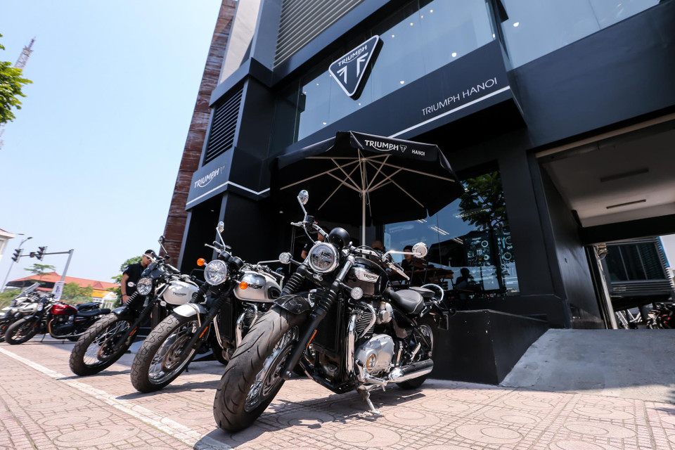 Là đại lý được thiết kế theo tiêu chuẩn Triumph Motorcycle toàn cầu, Triumph Hanoi gồm 1 trệt và 1 tầng lầu. (Ảnh: Minh Sơn/Vietnam+)