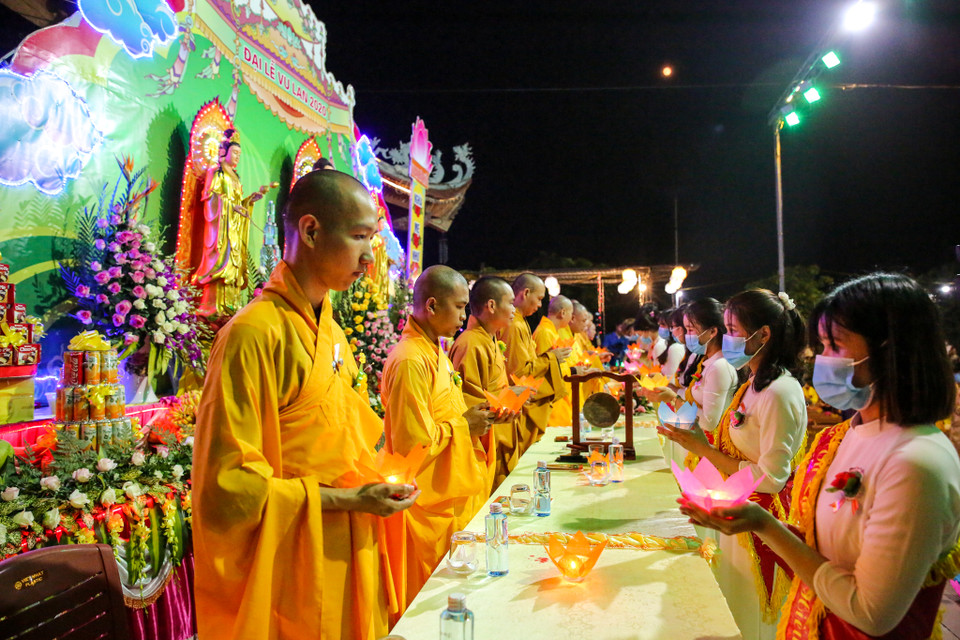 Đã nhiều năm, chùa Ninh Tảo duy trì việc tổ chức lễ Vu Lan trang trọng, thu hút cả sự quan tâm, tham dự của Phật tử, người dân ở các tỉnh thành xa. (Ảnh: Minh Sơn/Vietnam+)