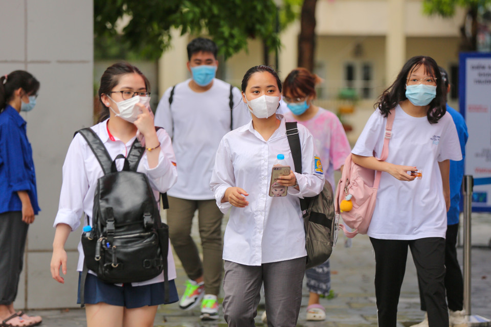 Nhiều thí sinh đánh giá, đề Toán vừa sức và không khó để đạt mức 7–8 điểm. (Ảnh: Minh Sơn/Vietnam+)