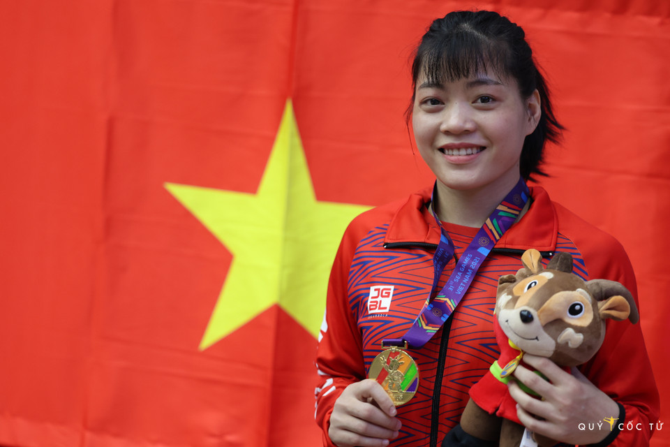 Nhiều bạn bè quốc tế tỏ ra ấn tượng trước hình ảnh lá cờ đỏ sao vàng cùng tình yêu lá cờ Tổ quốc của người dân Việt Nam. (Ảnh: Vietnam+)