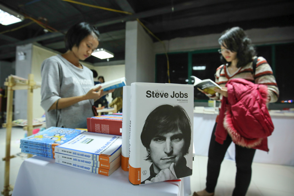 Triển lãm này được tổ chức trong một không gian sáng tạo (creative hub) đúng nghĩa đầu tiên tại Hà Nội, nơi được mở ra với kỳ vọng góp phần thúc đẩy sáng tạo và kết nối các doanh nghiệp trong lĩnh vực sáng tạo. (Ảnh: Minh Sơn/Vietnam+)