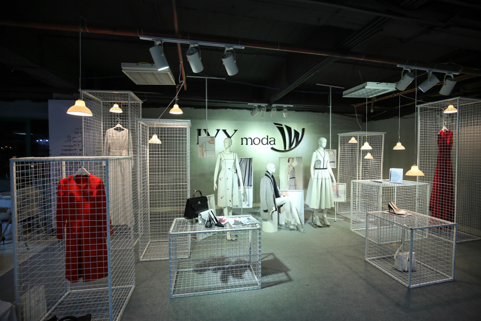 Hanoi Creative City (HNCC) phối hợp với Câu lạc bộ Doanh Nhân Sáng Tạo (VCE Club) khai mạc triển lãm đầu tiên về ngành công nghiệp sáng tạo Việt Nam, mang tên ‘Creative Show Hanoi’. (Ảnh: Minh Sơn/Vietnam+)