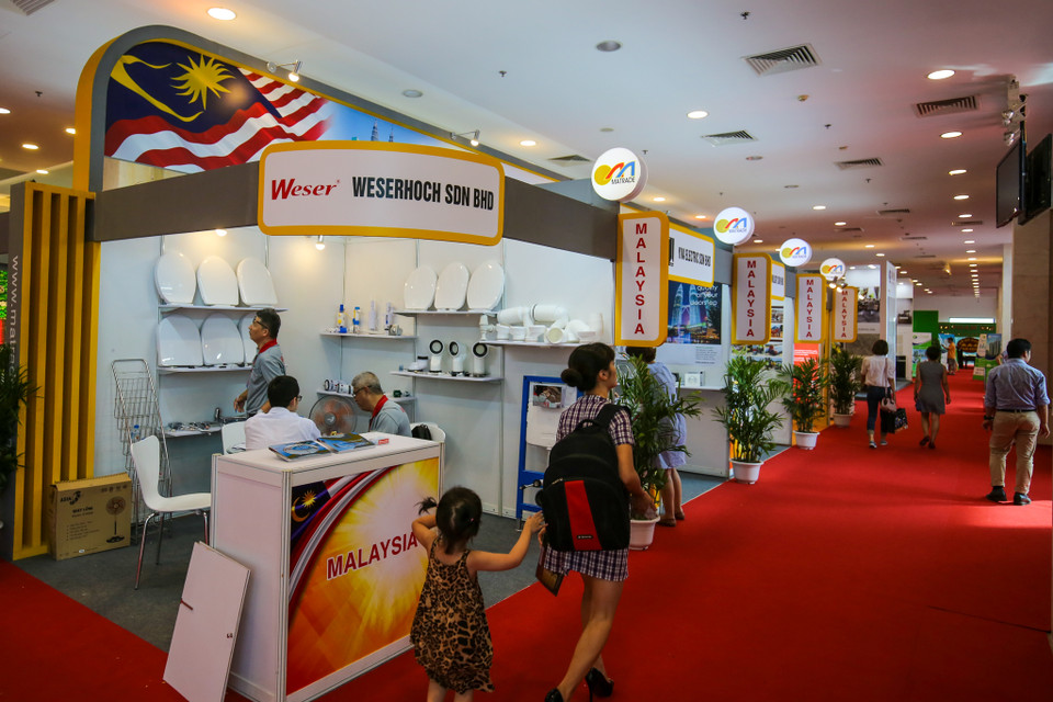 Kể từ năm 2016, triển lãm VNREA EXPO sẽ được tổ chức thường niên, mỗi năm một lần tại Hà Nội và Thành phố Hồ Chí Minh, mang tính chất chuyên đề hơn về bất động sản. Cuối tháng 9, triển lãm sẽ được tổ chức tại Thành phố Hồ Chí Minh.