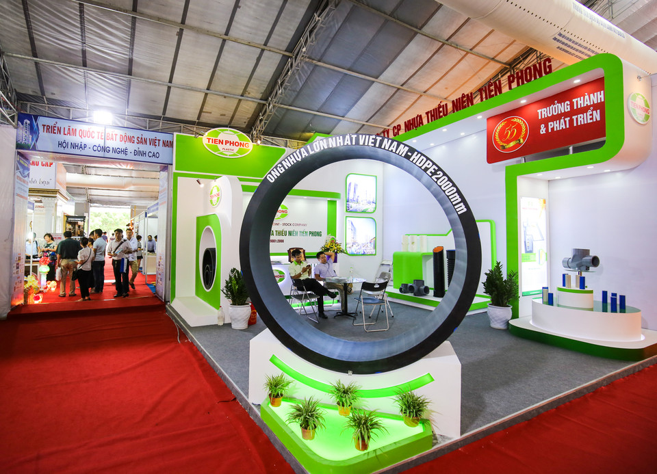 Hình ảnh chiếc ống nhựa lớn nhất Việt Nam của công ty cổ phần nhựa Thiếu niên Tiền phong. 