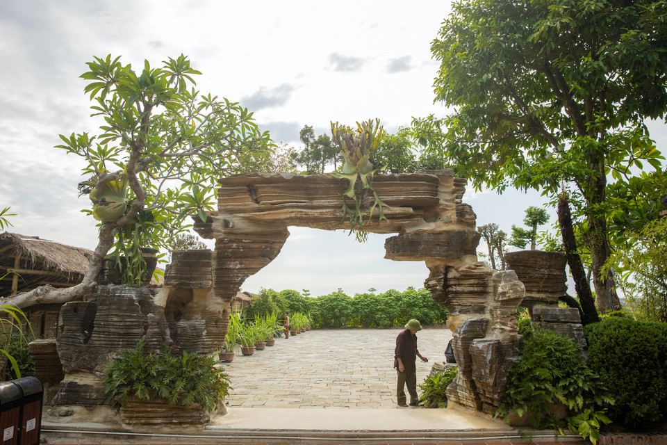 Với ngôi chùa bình yên này, mỗi mùa sẽ cho du khách một cảm xúc và trải nghiệm khác nhau. (Ảnh: Minh Sơn/Vietnam+)