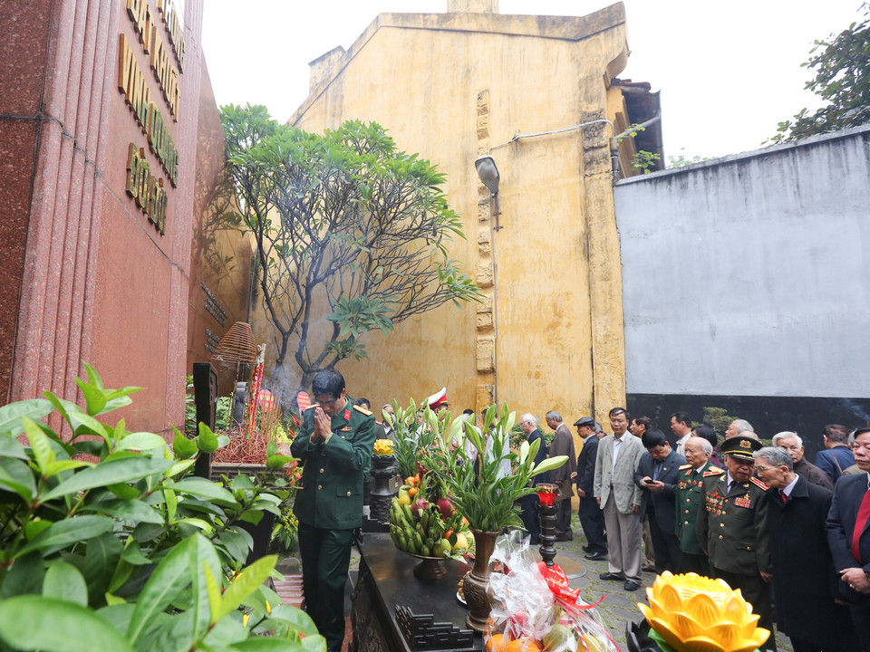 Cuộc triển lãm cũng là dịp để các cựu quân nhân Việt Nam gặp gỡ và ôn lại kỷ niệm với những cựu binh Mỹ từng tham chiến ở Việt Nam. (Ảnh: Minh Sơn/Vietnam+)