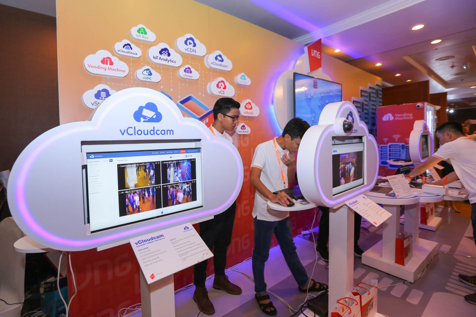 Gian hàng của VNG lại chia sẻ cho khách hàng các dịch vụ lưu trữ đám mây tập đoàn. 