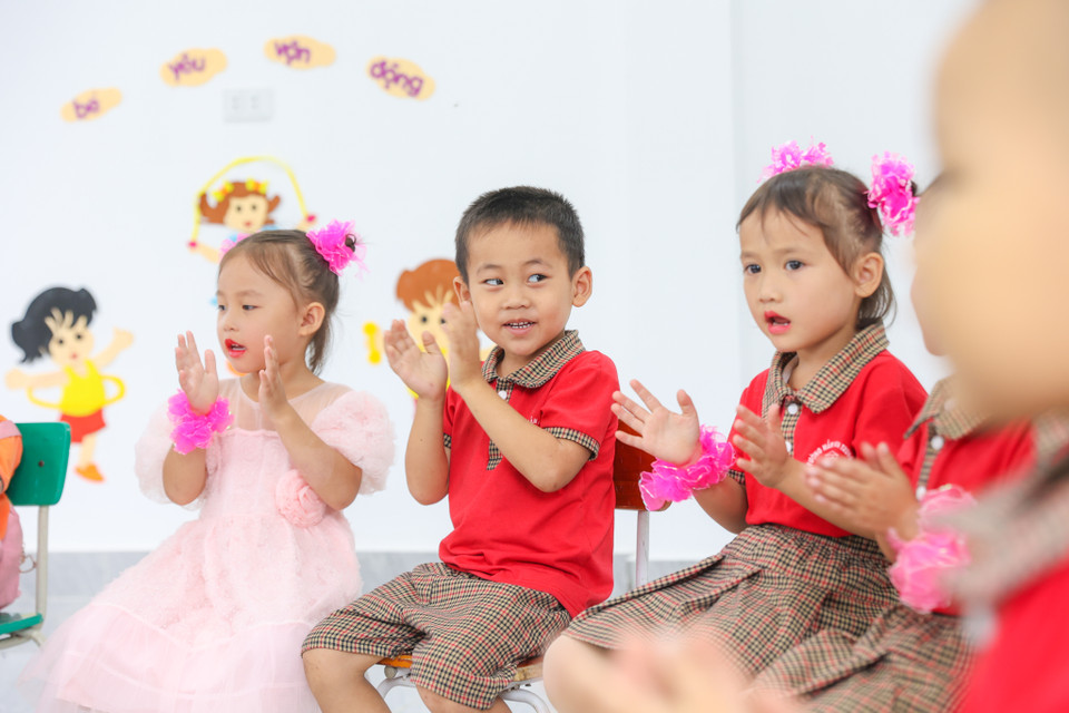 Ngôi trường được xây dựng với kỳ vọng không chỉ tạo hứng thú trong học tập cho các em nhỏ, mà còn giúp các em tiếp cận với ý nghĩa của việc bảo vệ môi trường (Ảnh: Minh Sơn/Vietnam+)