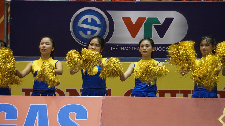Giải Bóng chuyền nữ quốc tế VTV Cup lần đầu tiên được tổ chức tại tỉnh Hà Tĩnh là cơ hội để người hâm mộ thể thao được thưởng thức những trận thi đấu hay, pha bóng đẹp. (Ảnh: PV/Vietnam+)