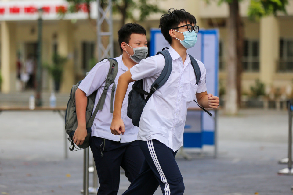 Một số thí sinh lại đánh giá đề thi Ngữ văn năm nay hơi dài so với thời lượng làm bài. (Ảnh: Minh Sơn/Vietnam+)