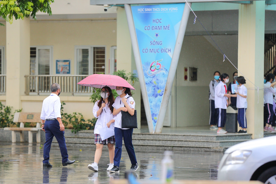 Ở phần nghị luận xã hội, có thể nhiều thí sinh cũng sẽ bất ngờ vì ôn luyện khá nhiều vấn đề liên quan dịch COVID-19 thì đề thi hỏi một vấn đề khác. (Ảnh: Minh Sơn/Vietnam+)