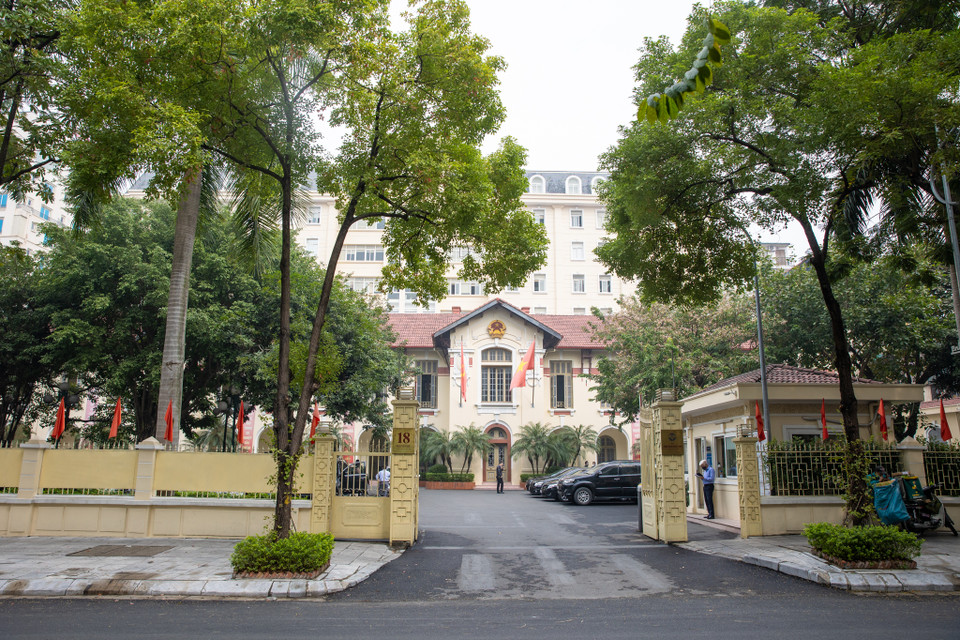 Ngày nay, số nhà 18 Nguyễn Du đã trở thành trụ sở của Bộ Thông tin và Truyền thông. (Ảnh: Minh Sơn/Vietnam+)