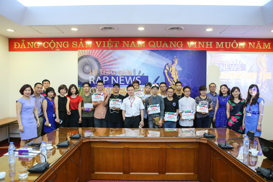 Rap News Contest có sự tham gia nhiệt tình của tất cả các thí sinh cả nước. Những bài thi xuất sắc đã được tôn vinh cùng những phần thưởng xứng đáng giành cho sự sáng tạo không giới hạn của các bạn trẻ. (Ảnh: Minh Sơn/Vietnam+)