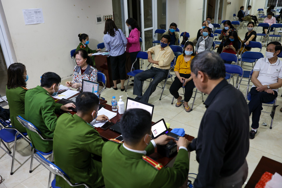 Công an Hà Nội phấn đấu đến hết ngày 30/6/2021 cấp đủ căn cước mới cho khoảng 2,5 triệu người dân Thủ đô. (Ảnh: Minh Sơn/Vietnam+)