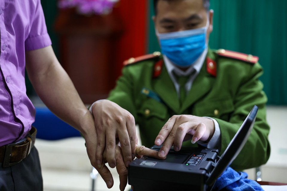 Cũng Theo đề án của Bộ Công an, việc cấp căn cước công dân gắn chíp điện tử được tiến hành quyết liệt để bảo đảm đến 1/7/2021 cấp được 50 triệu thẻ. (Ảnh: Minh Sơn/Vietnam+)